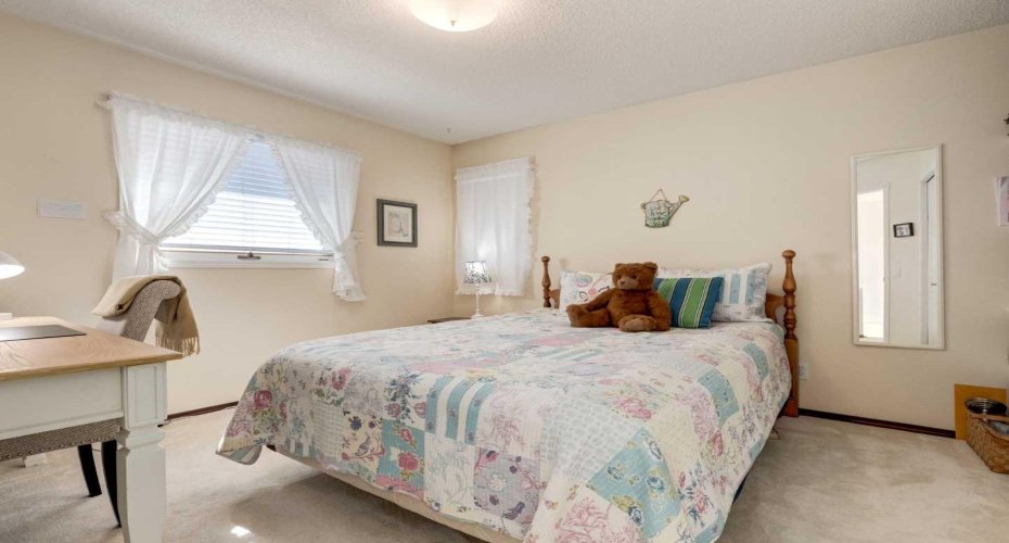 83 Gleneagles Close, Cochrane, Alberta T4C1N7, 4 Bedrooms Bedrooms, ,4 BathroomsBathrooms,Residential,For Sale,Gleneagles,A2304283