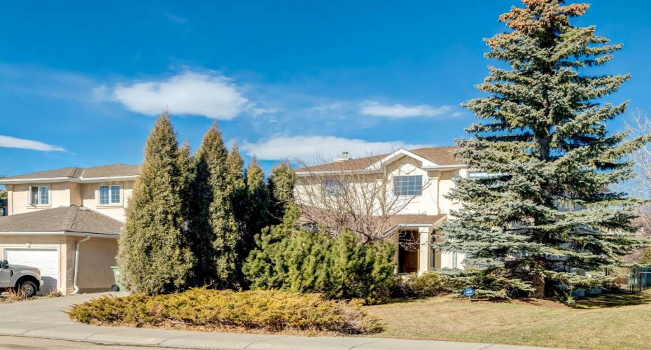 83 Gleneagles Close, Cochrane, Alberta T4C1N7, 4 Bedrooms Bedrooms, ,4 BathroomsBathrooms,Residential,For Sale,Gleneagles,A2304283