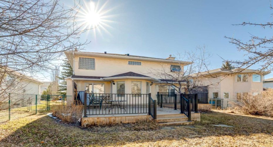 83 Gleneagles Close, Cochrane, Alberta T4C1N7, 4 Bedrooms Bedrooms, ,4 BathroomsBathrooms,Residential,For Sale,Gleneagles,A2304283