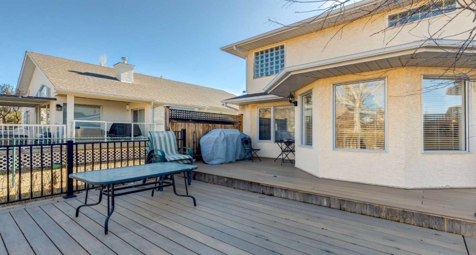 83 Gleneagles Close, Cochrane, Alberta T4C1N7, 4 Bedrooms Bedrooms, ,4 BathroomsBathrooms,Residential,For Sale,Gleneagles,A2304283
