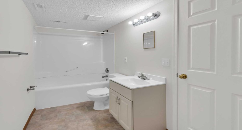 Basement 4-piece bathroom