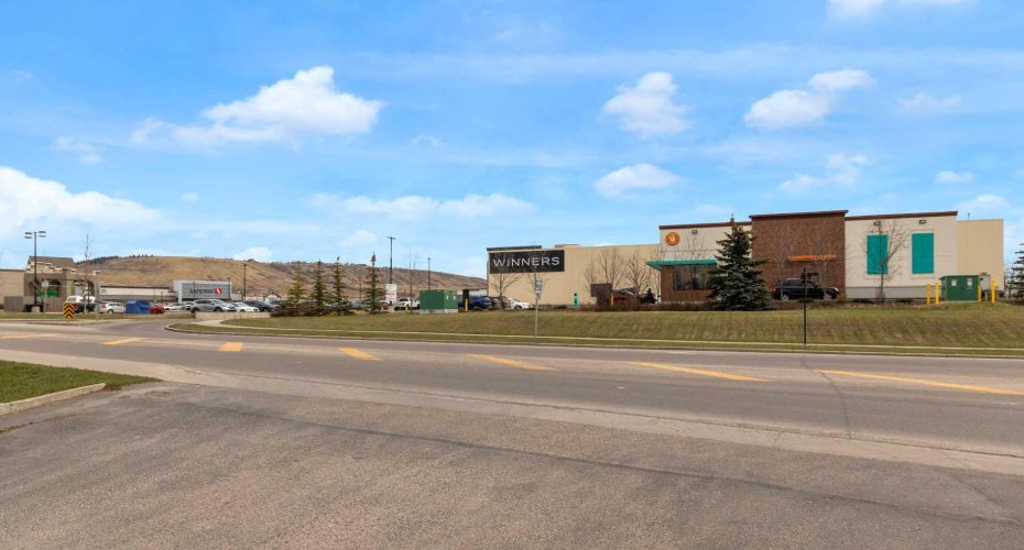 Close to shopping and grocery store