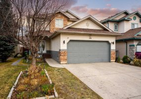 140 Fairways Drive, Airdrie, Alberta T4B 2R8, 4 Bedrooms Bedrooms, ,4 BathroomsBathrooms,Residential,For Sale,Fairways,A2293896