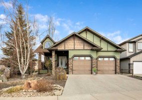 1126 Highland Green View, High River, Alberta T1V 1X1, 4 Bedrooms Bedrooms, ,3 BathroomsBathrooms,Residential,For Sale,Highland Green,A2307040