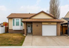 1305 10 Avenue, High River, Alberta T0L 1B0, 4 Bedrooms Bedrooms, ,3 BathroomsBathrooms,Residential,For Sale,10,A2307399 1305 10 Avenue, High River, Alberta T0L 1B0, 4 Bedrooms Bedrooms, ,3 BathroomsBathrooms,Residential,For Sale,10,A2307399