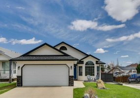 438 Sheep River Point, Okotoks, Alberta T1S 1S3, 4 Bedrooms Bedrooms, ,3 BathroomsBathrooms,Residential,For Sale,Sheep River,A2308236