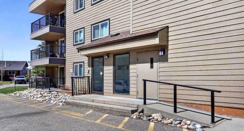 36 Glenbrook Crescent, Cochrane, Alberta T4C 1T2, 1 Bedroom Bedrooms, 0 ,1 BathroomBathrooms,Residential,For Sale,Glenbrook,0,A2308352