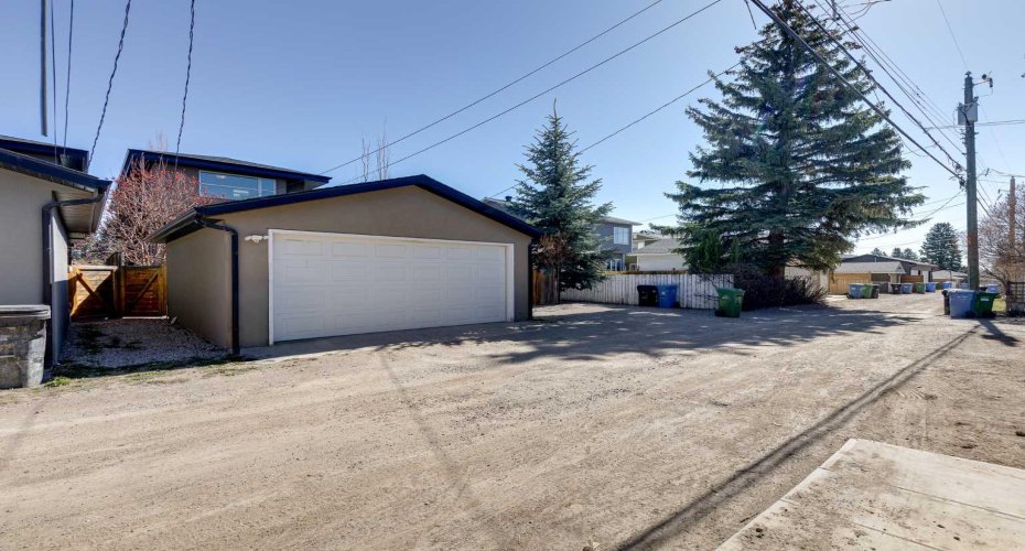 2729 Cochrane Road, Calgary, Alberta T2M 4J1, 4 Bedrooms Bedrooms, ,4 BathroomsBathrooms,Residential,For Sale,Cochrane,A2291583