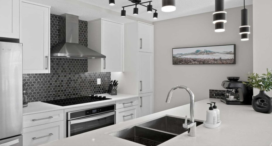 2231 Mahogany Boulevard, Calgary, Alberta T3M 3E1, 2 Bedrooms Bedrooms, ,2 BathroomsBathrooms,Residential,For Sale,Mahogany,A2307080