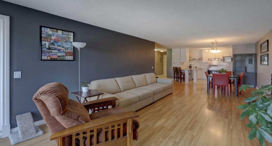 1631 28 Avenue, Calgary, Alberta T2T 1J5, 2 Bedrooms Bedrooms, ,2 BathroomsBathrooms,Residential,For Sale,28,A2307155