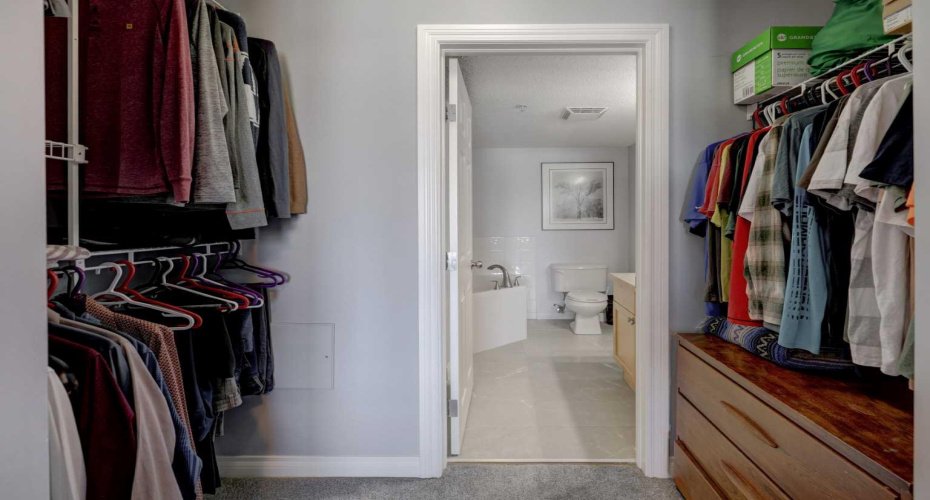 1631 28 Avenue, Calgary, Alberta T2T 1J5, 2 Bedrooms Bedrooms, ,2 BathroomsBathrooms,Residential,For Sale,28,A2307155