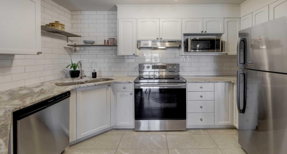1631 28 Avenue, Calgary, Alberta T2T 1J5, 2 Bedrooms Bedrooms, ,2 BathroomsBathrooms,Residential,For Sale,28,A2307155