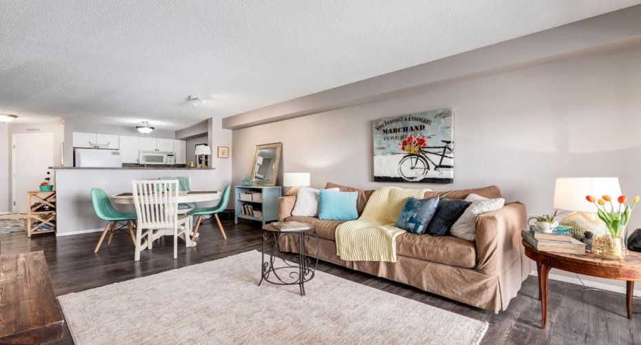 12 Cimarron Common, Okotoks, Alberta T1S 2G1, 1 Bedroom Bedrooms, ,1 BathroomBathrooms,Residential,For Sale,Cimarron,A2309325