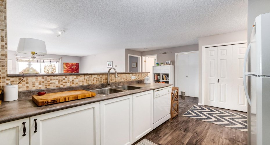 12 Cimarron Common, Okotoks, Alberta T1S 2G1, 1 Bedroom Bedrooms, ,1 BathroomBathrooms,Residential,For Sale,Cimarron,A2309325