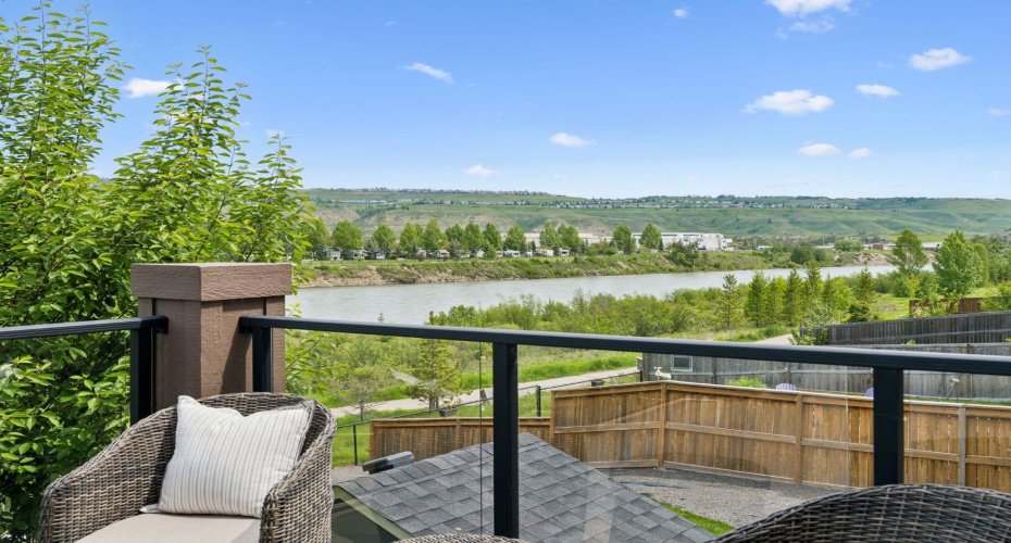 126 Riviera View, Cochrane, Alberta T4C 0Z1, 5 Bedrooms Bedrooms, ,4 BathroomsBathrooms,Residential,For Sale,Riviera,A2308411