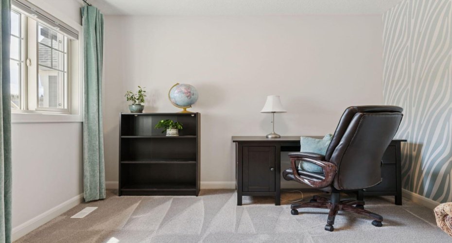 Bedroom 4 | office space or an additional bedroom