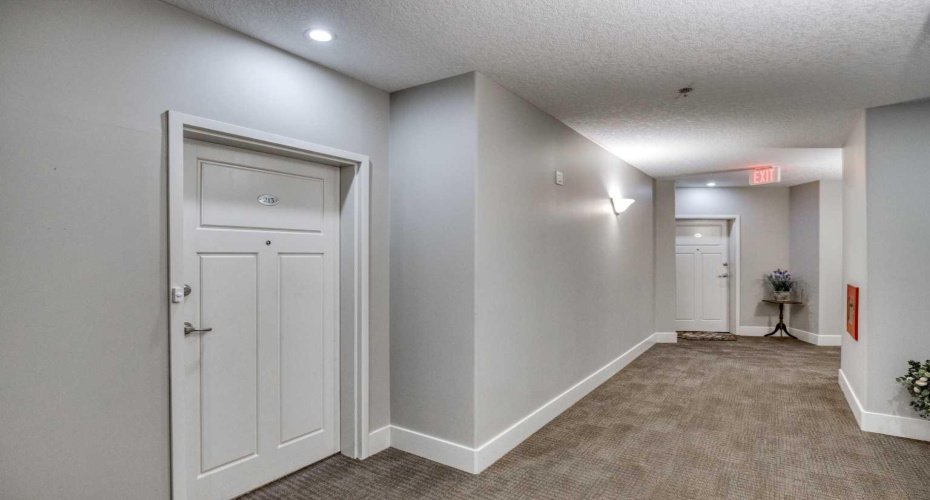 77 George Fox Trail, Cochrane, Alberta T4C 0N1, 2 Bedrooms Bedrooms, ,2 BathroomsBathrooms,Residential,For Sale,George Fox,A2309169