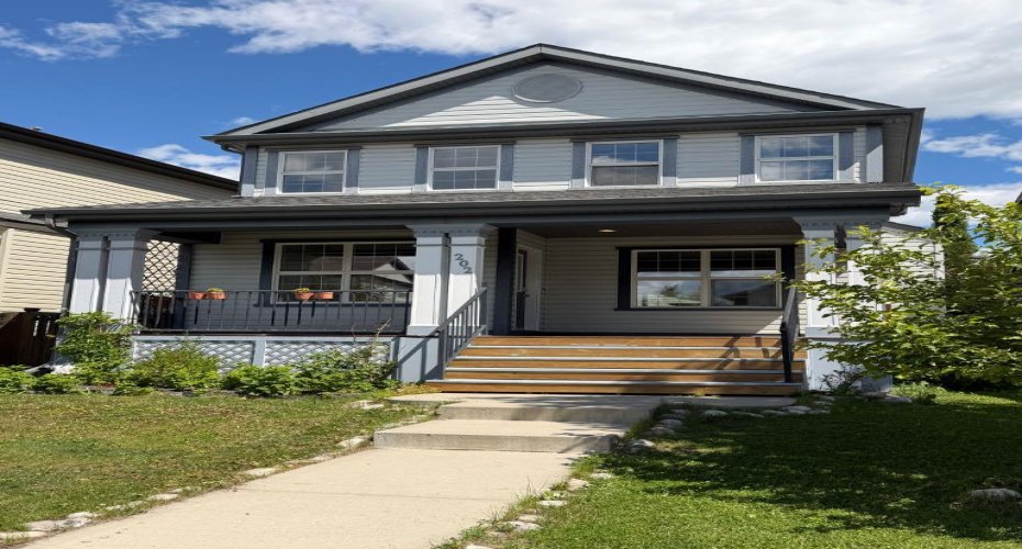 202 Sunset Heights, Cochrane, Alberta T4C0C9, 3 Bedrooms Bedrooms, ,4 BathroomsBathrooms,Residential,For Sale,Sunset,A2307905