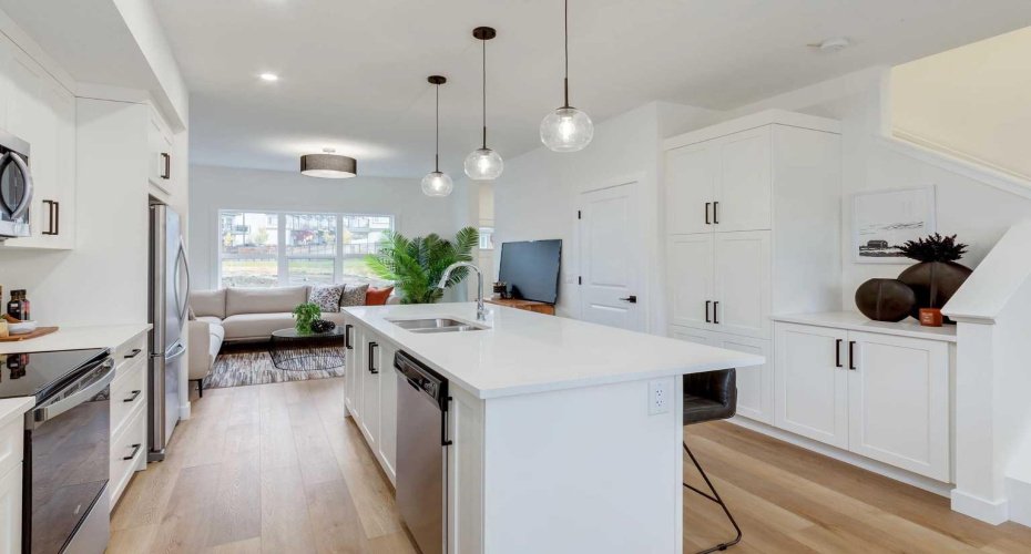 Photos taken from Showhome Unit. Finishes may vary.