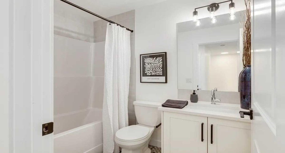 Photos taken from Showhome Unit. Finishes may vary.