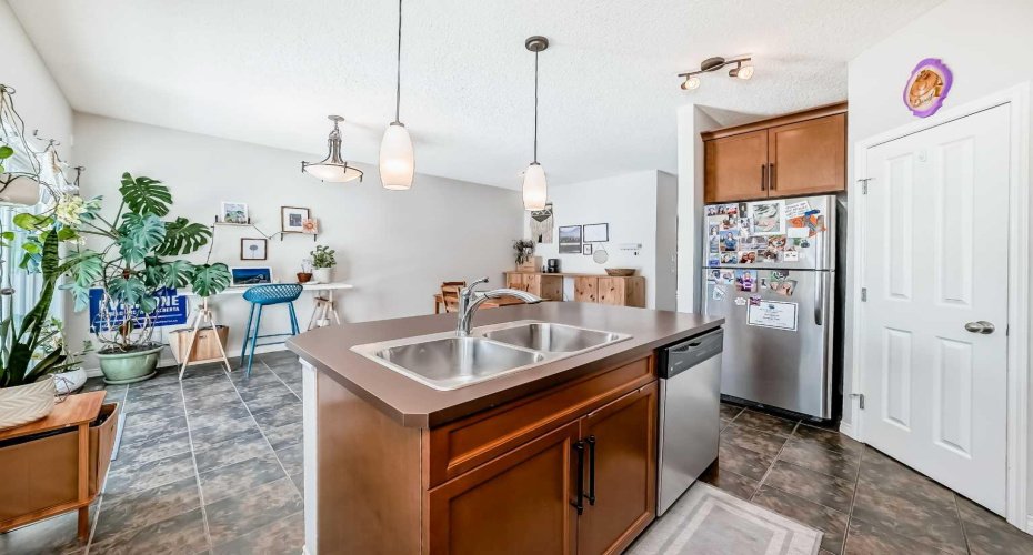 296 Sunset Point, Cochrane, Alberta T4C 0K8, 3 Bedrooms Bedrooms, ,3 BathroomsBathrooms,Residential,For Sale,Sunset,A2297573