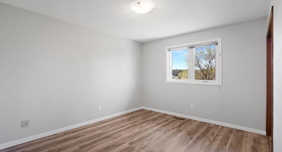 92 Glenhill Drive, Cochrane, Alberta T4C 1H1, 3 Bedrooms Bedrooms, ,3 BathroomsBathrooms,Residential,For Sale,Glenhill,A2310605