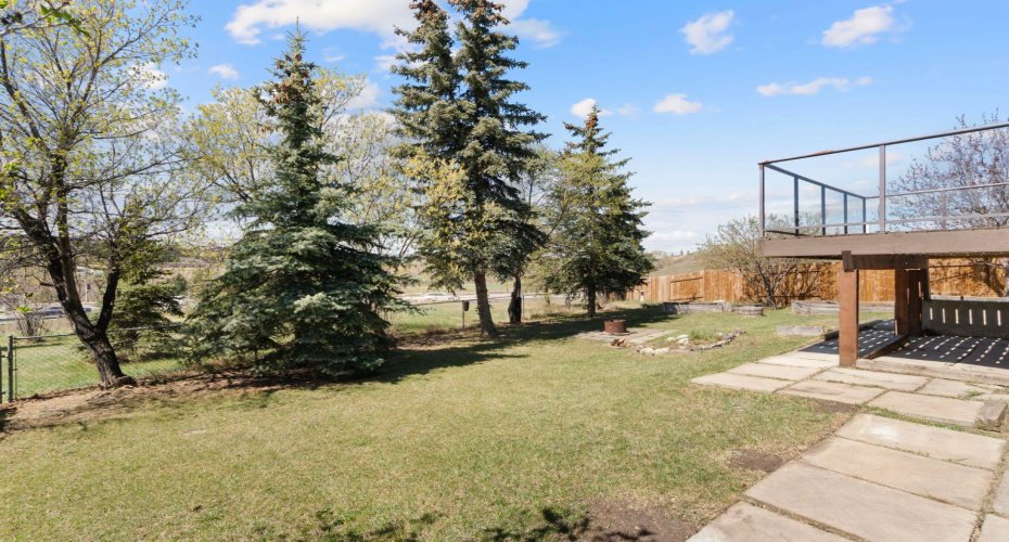 92 Glenhill Drive, Cochrane, Alberta T4C 1H1, 3 Bedrooms Bedrooms, ,3 BathroomsBathrooms,Residential,For Sale,Glenhill,A2310605
