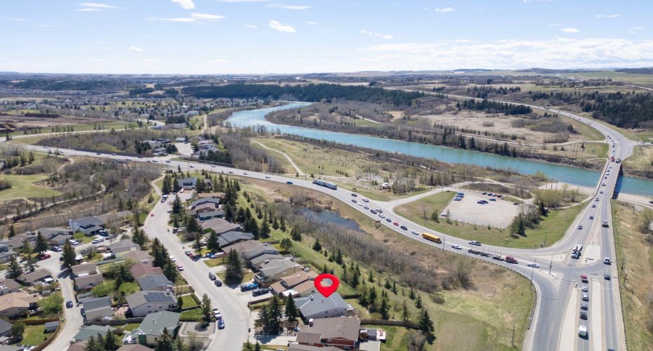 92 Glenhill Drive, Cochrane, Alberta T4C 1H1, 3 Bedrooms Bedrooms, ,3 BathroomsBathrooms,Residential,For Sale,Glenhill,A2310605