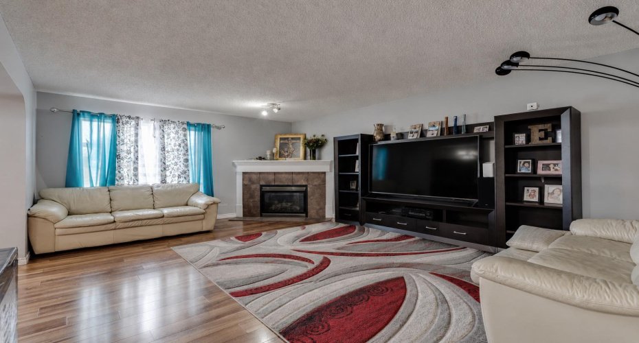 47 Westmount Road, Okotoks, Alberta T1S 2J3, 4 Bedrooms Bedrooms, ,4 BathroomsBathrooms,Residential,For Sale,Westmount,A2310716