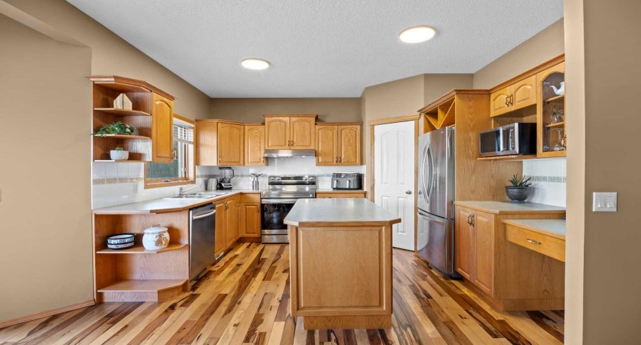 30 Gleneagles View, Cochrane, Alberta T0L 0W2, 5 Bedrooms Bedrooms, ,4 BathroomsBathrooms,Residential,For Sale,Gleneagles,A2308711