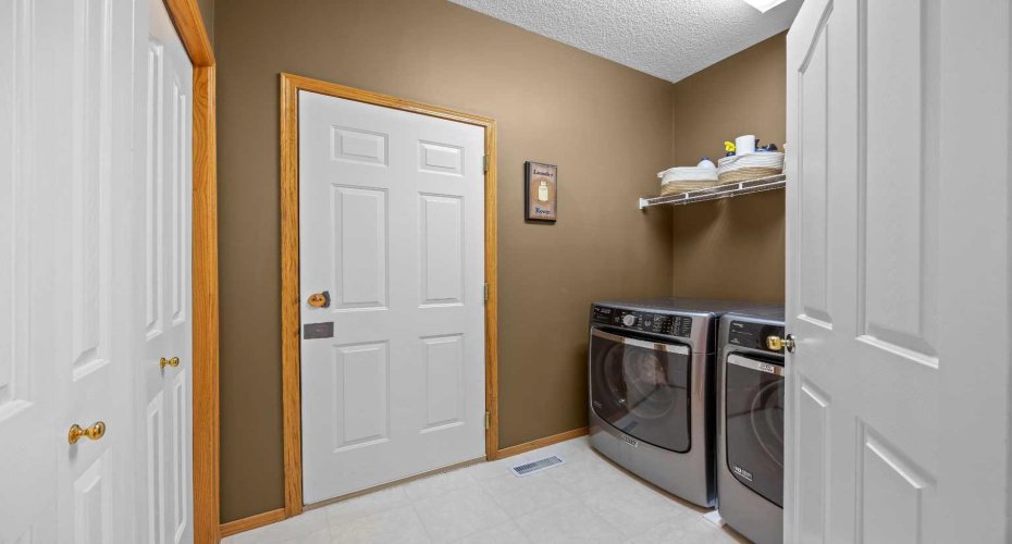 30 Gleneagles View, Cochrane, Alberta T0L 0W2, 5 Bedrooms Bedrooms, ,4 BathroomsBathrooms,Residential,For Sale,Gleneagles,A2308711
