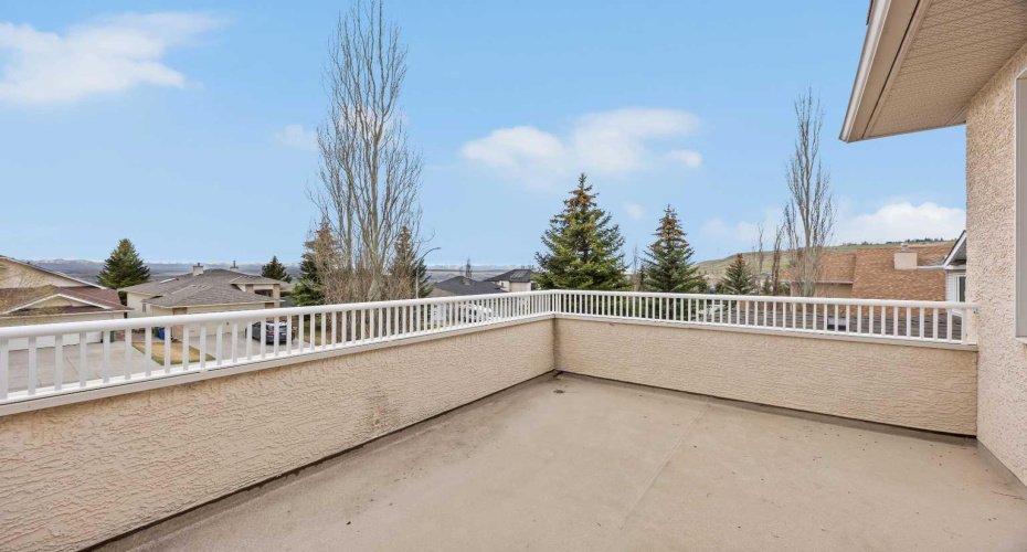 30 Gleneagles View, Cochrane, Alberta T0L 0W2, 5 Bedrooms Bedrooms, ,4 BathroomsBathrooms,Residential,For Sale,Gleneagles,A2308711
