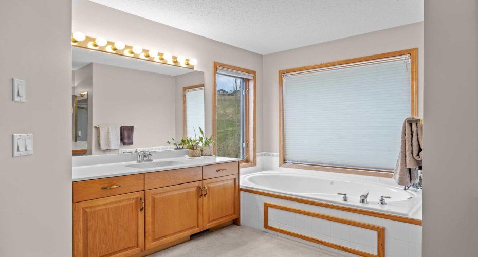 30 Gleneagles View, Cochrane, Alberta T0L 0W2, 5 Bedrooms Bedrooms, ,4 BathroomsBathrooms,Residential,For Sale,Gleneagles,A2308711
