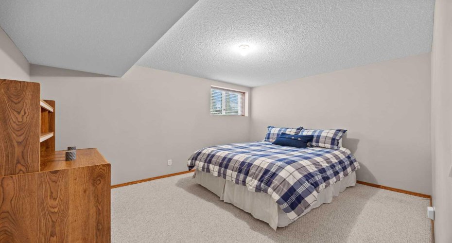 30 Gleneagles View, Cochrane, Alberta T0L 0W2, 5 Bedrooms Bedrooms, ,4 BathroomsBathrooms,Residential,For Sale,Gleneagles,A2308711