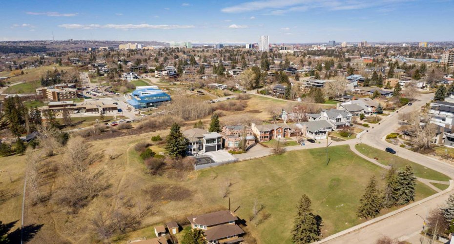 1115 16A Street, Calgary, Alberta T2N 2C9, 3 Bedrooms Bedrooms, ,4 BathroomsBathrooms,Residential,For Sale,16A,A2309188