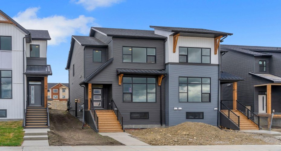 44 Tillotson Loop, Okotoks, Alberta T1S 1S5, 3 Bedrooms Bedrooms, ,3 BathroomsBathrooms,Residential,For Sale,Tillotson,A2309206