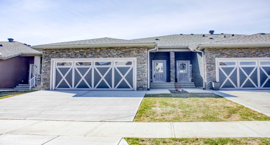 31 wolf Crescent, Okotoks, Alberta T1S 5V1, 2 Bedrooms Bedrooms, ,2 BathroomsBathrooms,Residential,For Sale,wolf,A2309861