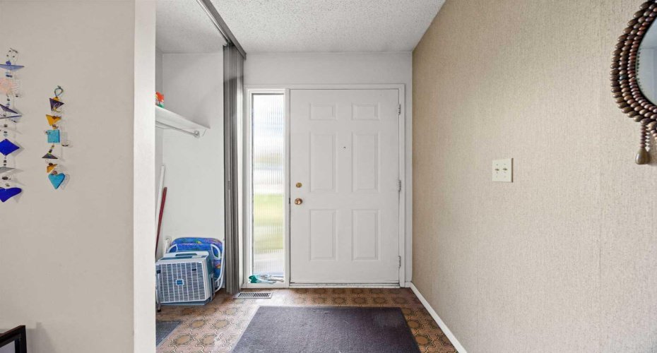 4940 39 Avenue, Calgary, Alberta T3E 6M7, 2 Bedrooms Bedrooms, ,1 BathroomBathrooms,Residential,For Sale,39,A2310774