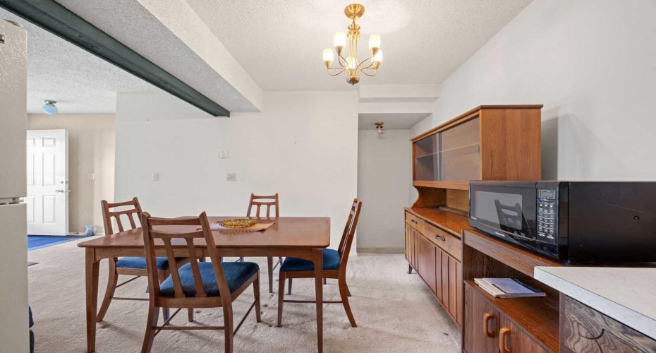 4940 39 Avenue, Calgary, Alberta T3E 6M7, 2 Bedrooms Bedrooms, ,1 BathroomBathrooms,Residential,For Sale,39,A2310774
