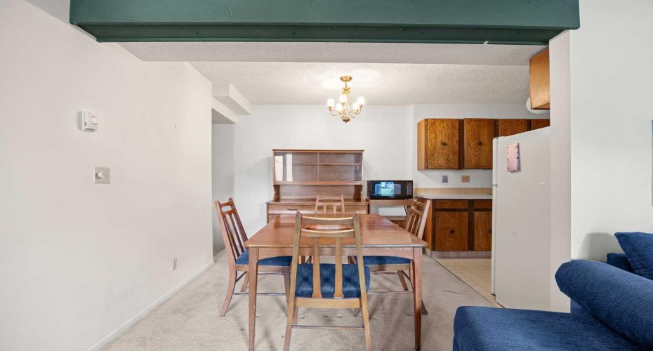 4940 39 Avenue, Calgary, Alberta T3E 6M7, 2 Bedrooms Bedrooms, ,1 BathroomBathrooms,Residential,For Sale,39,A2310774