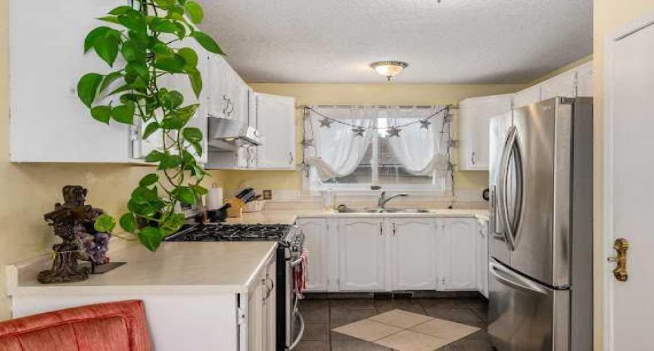 126 Glenhill Drive, Cochrane, Alberta t0l0w3, 4 Bedrooms Bedrooms, ,2 BathroomsBathrooms,Residential,For Sale,Glenhill,A2311017