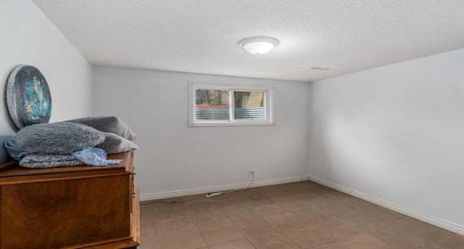 126 Glenhill Drive, Cochrane, Alberta t0l0w3, 4 Bedrooms Bedrooms, ,2 BathroomsBathrooms,Residential,For Sale,Glenhill,A2311017