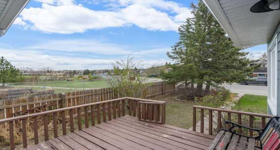 126 Glenhill Drive, Cochrane, Alberta t0l0w3, 4 Bedrooms Bedrooms, ,2 BathroomsBathrooms,Residential,For Sale,Glenhill,A2311017