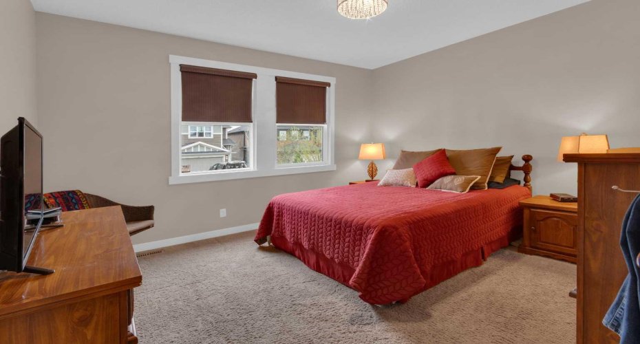 129 Fireside Place, Cochrane, Alberta T4C 0R4, 2 Bedrooms Bedrooms, ,3 BathroomsBathrooms,Residential,For Sale,Fireside,A2309787
