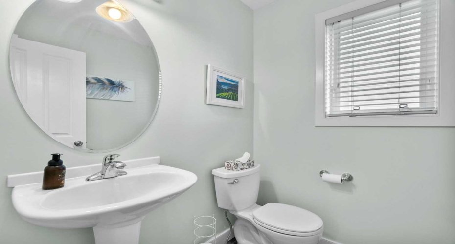 42 Gleneagles Terrace, Cochrane, Alberta T4C 1W4, 5 Bedrooms Bedrooms, ,4 BathroomsBathrooms,Residential,For Sale,Gleneagles,A2311053
