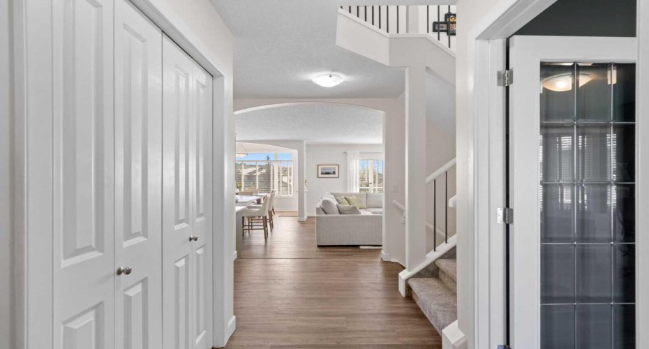 42 Gleneagles Terrace, Cochrane, Alberta T4C 1W4, 5 Bedrooms Bedrooms, ,4 BathroomsBathrooms,Residential,For Sale,Gleneagles,A2311053