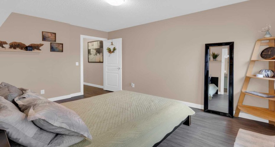 28 Heritage Drive, Cochrane, Alberta T4G 0J8, 2 Bedrooms Bedrooms, ,3 BathroomsBathrooms,Residential,For Sale,Heritage,A2311233