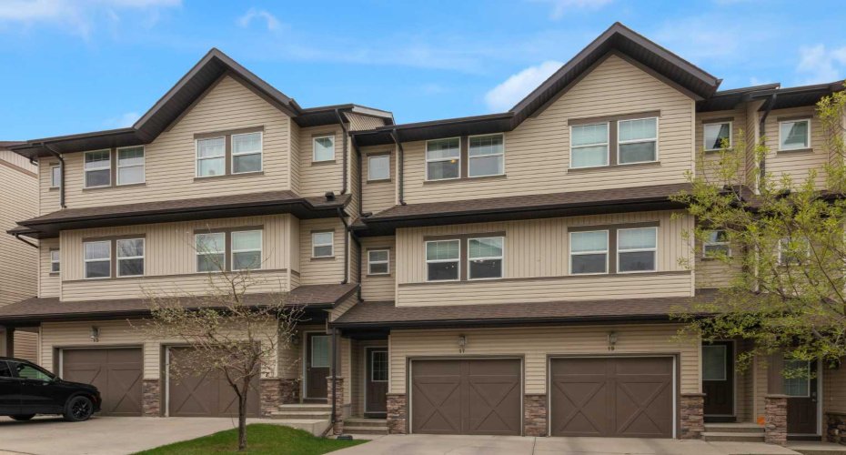 28 Heritage Drive, Cochrane, Alberta T4G 0J8, 2 Bedrooms Bedrooms, ,3 BathroomsBathrooms,Residential,For Sale,Heritage,A2311233