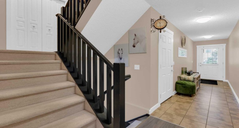 28 Heritage Drive, Cochrane, Alberta T4G 0J8, 2 Bedrooms Bedrooms, ,3 BathroomsBathrooms,Residential,For Sale,Heritage,A2311233