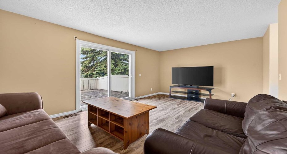 14736 Deerfield Drive, Calgary, Alberta T2J 5Y1, 3 Bedrooms Bedrooms, ,2 BathroomsBathrooms,Residential,For Sale,Deerfield,A2311318